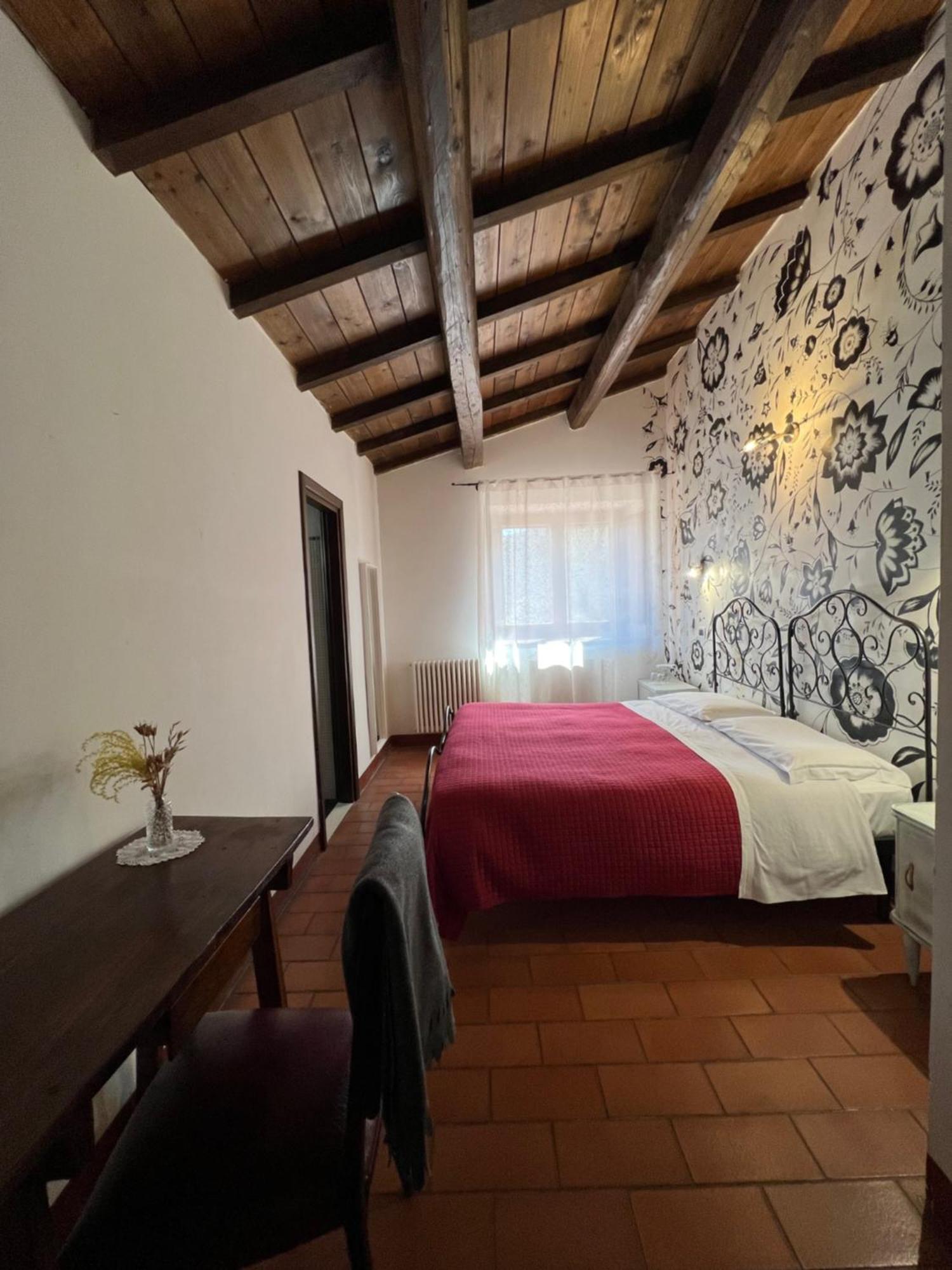 Locanda Sul Lago Santo Stefano Di Sessanio Luaran gambar