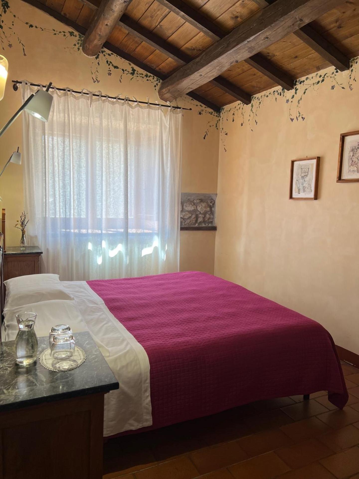Locanda Sul Lago Santo Stefano Di Sessanio Luaran gambar