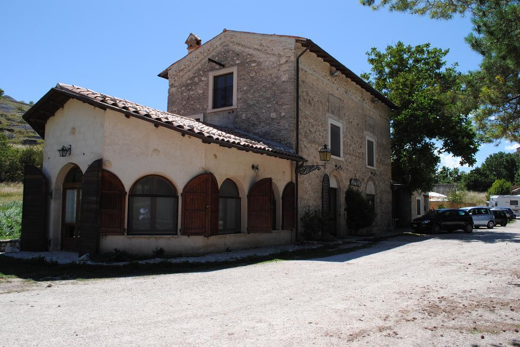 Locanda Sul Lago Santo Stefano Di Sessanio Luaran gambar