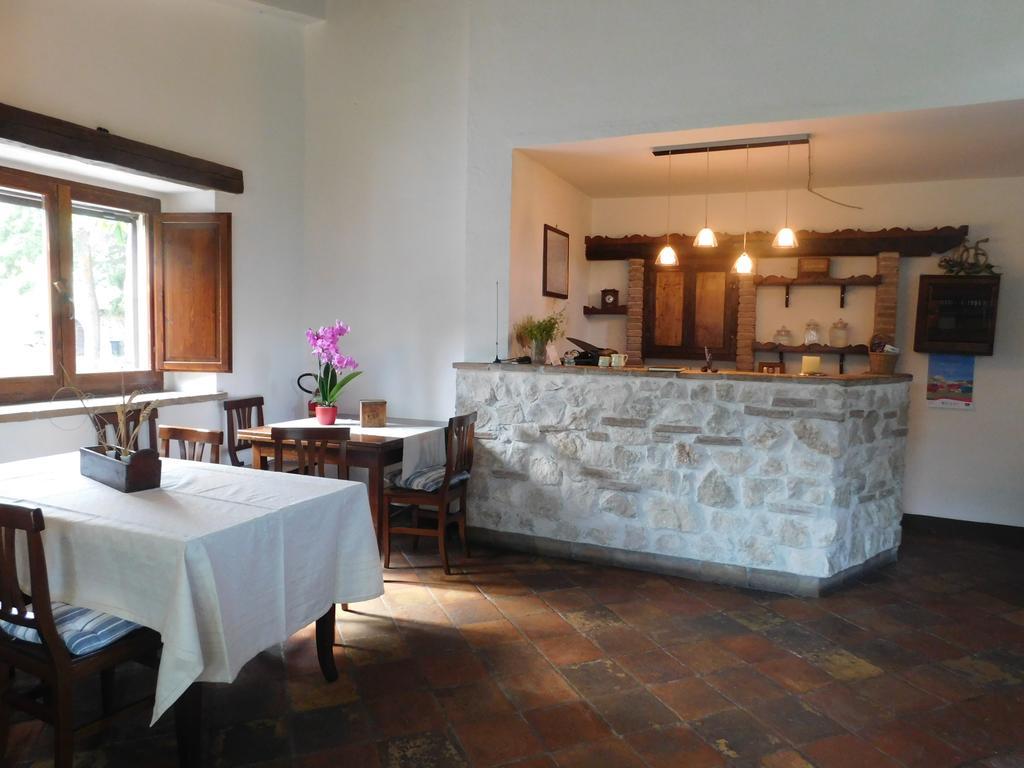 Locanda Sul Lago Santo Stefano Di Sessanio Luaran gambar