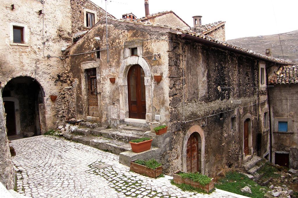 Locanda Sul Lago Santo Stefano Di Sessanio Luaran gambar