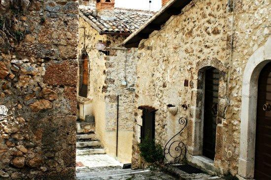 Locanda Sul Lago Santo Stefano Di Sessanio Luaran gambar